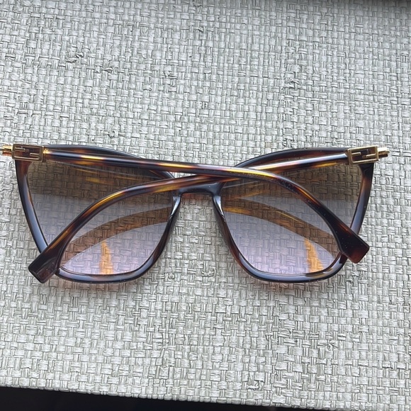 Gorgeous authentic Fendi tortoise shell cat eye sunglasses ff logo - Picture 2 of 8